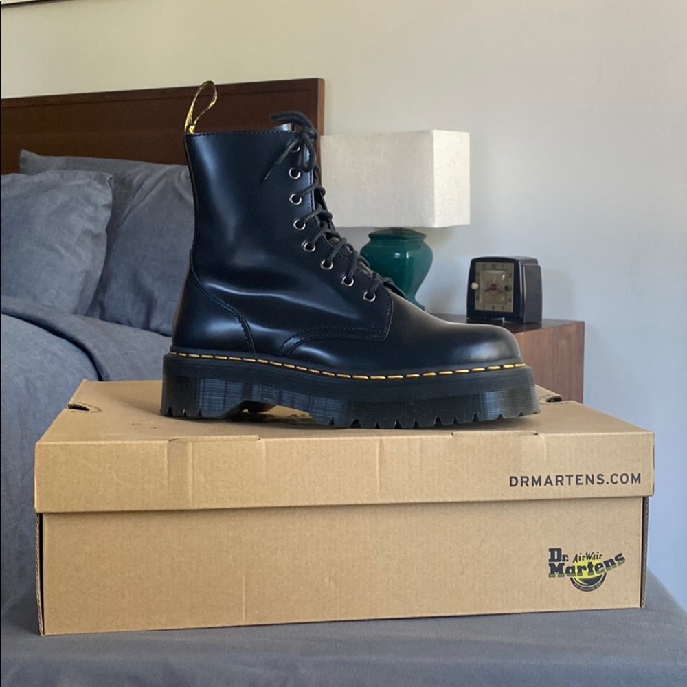 DR. MARTENS JADON SMOOTH LEATHER PLATFORM BOOTS